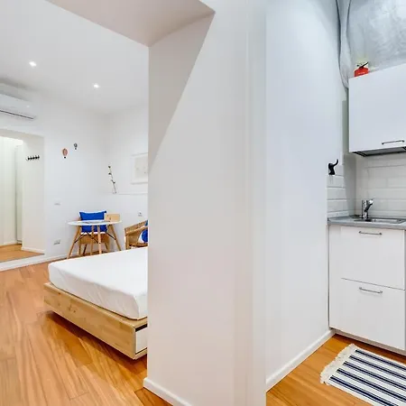 Apartment Lovely And Modern Nest Near The Colosseum Rome