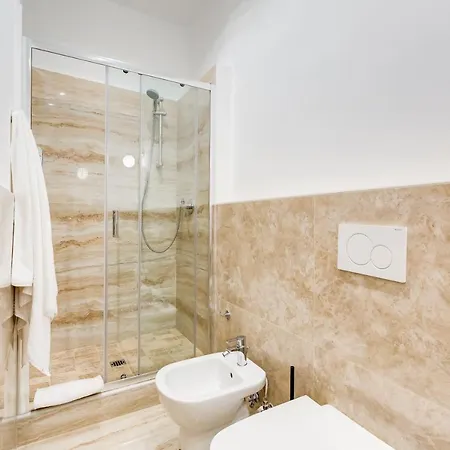 Apartment Lovely And Modern Nest Near The Colosseum Rome