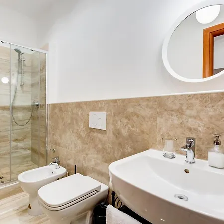 Lovely And Modern Nest Near The Colosseum * Roma
